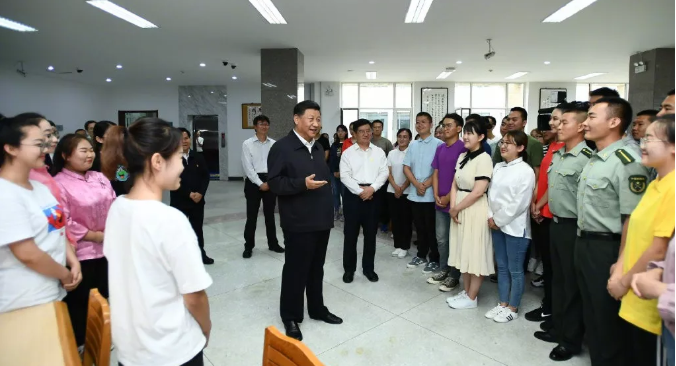 習(xí)近平：主題教育要實(shí)實(shí)在在，不能上下忽悠